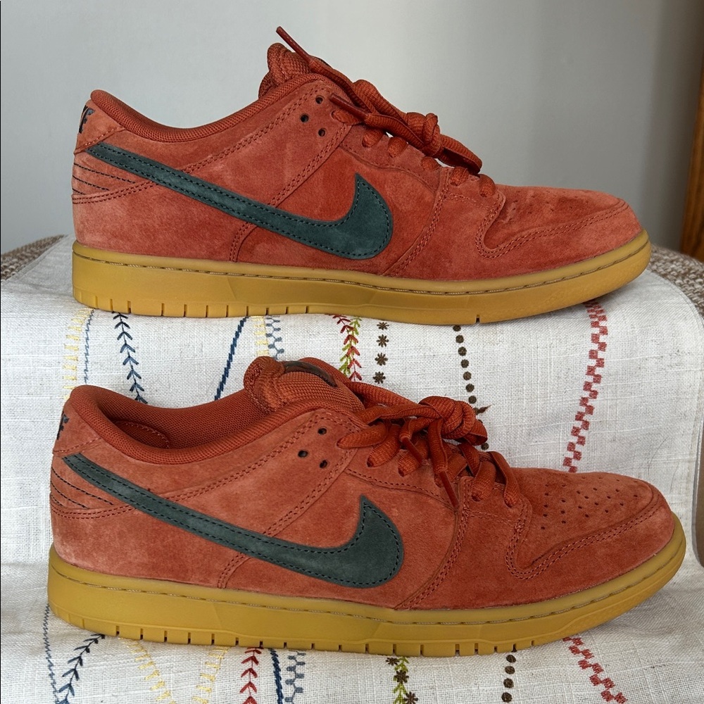 NIKE Men’s SB Low Pro Sneakers - Burnt Orange/Green Swoosh